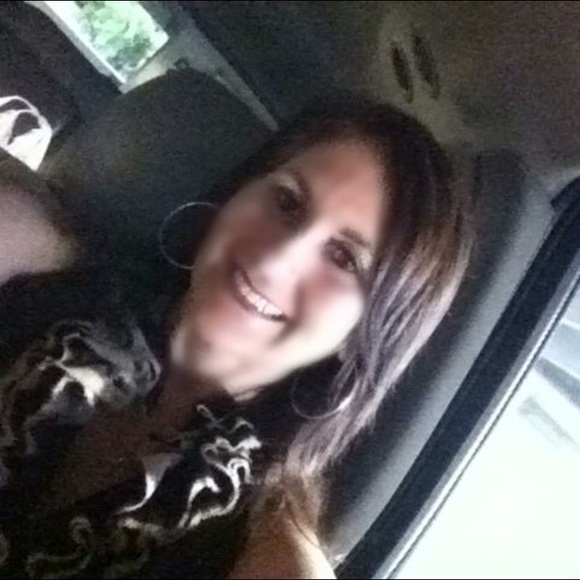 Meet your Posher, Lisa - Picture 1 of 1